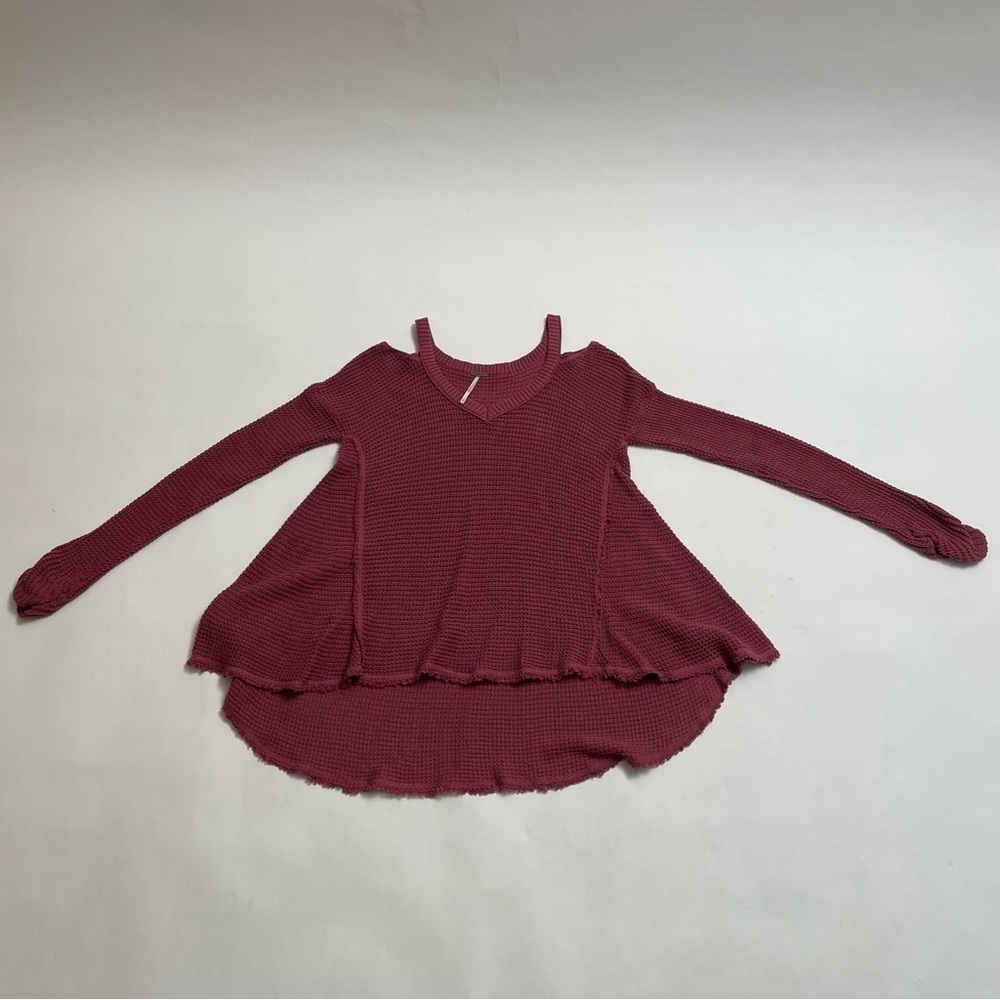 FREE PEOPLE “Moonshine” cold shoulder sweater in maroon